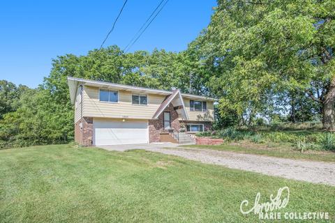 11640 Potters Rd, Lowell, MI 49331 photo 2