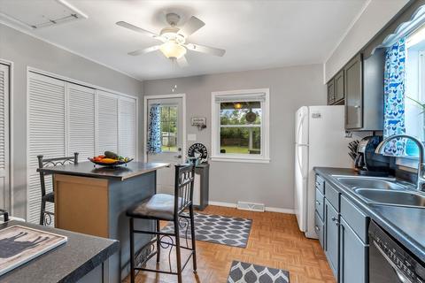 211 Cardinal Crest Crst, Jackson, MI 49202 photo 11