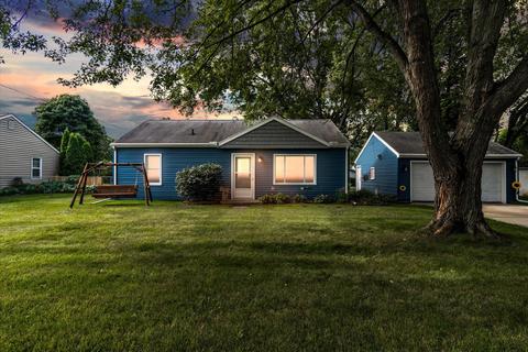 211 Cardinal Crest Crst, Jackson, MI 49202 photo 1