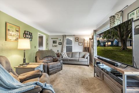 211 Cardinal Crest Crst, Jackson, MI 49202 photo 8