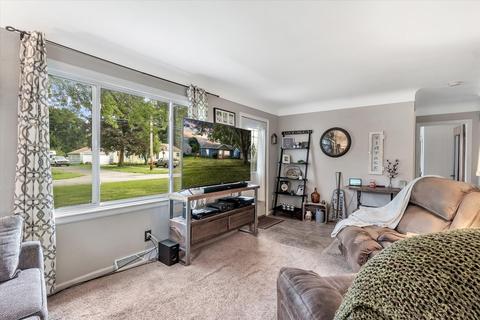 211 Cardinal Crest Crst, Jackson, MI 49202 photo 7