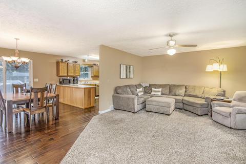 955 James St, Plainwell, MI 49080 photo 5