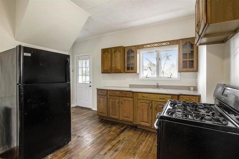 215 E Argyle St, Jackson, MI 49202 photo 3