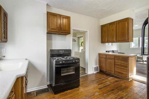 215 E Argyle St, Jackson, MI 49202 photo 4
