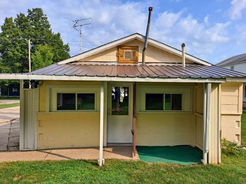 518 E Forrest St, Edmore, MI 48829 photo 16