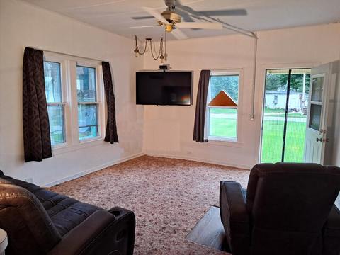 518 E Forrest St, Edmore, MI 48829 photo 6