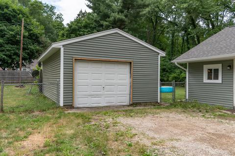 217 Florence St, Plainwell, MI 49080 photo 2