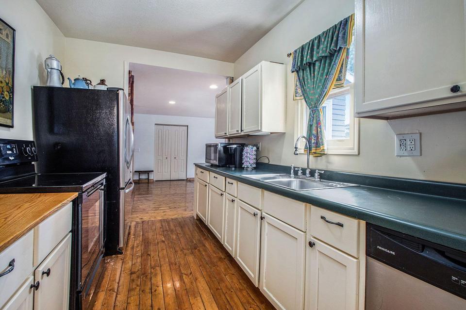  305 Cecil St, Buchanan, MI 49107 photo 12