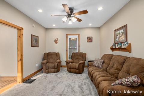 715 Morton Ave, Belding, MI 48809 photo 7