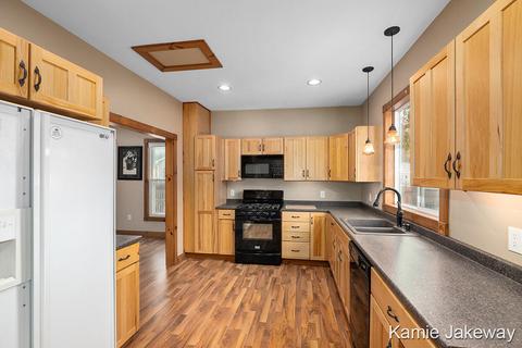 715 Morton Ave, Belding, MI 48809 photo 11
