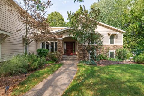 12290 Southgate Dr, Plainwell, MI 49080 photo 2