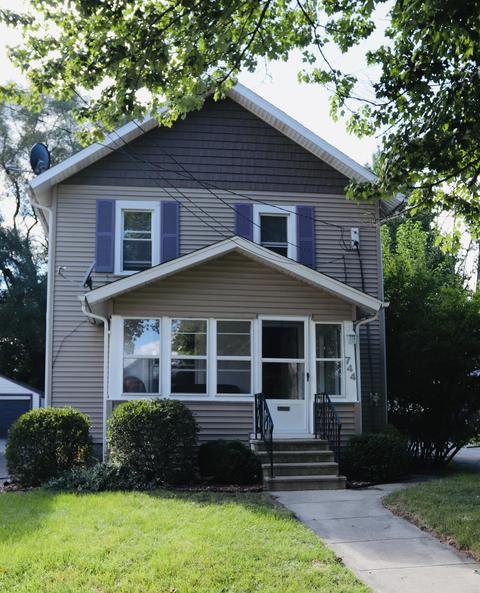 744 Edgewood St, Jackson, MI 49202 photo 1