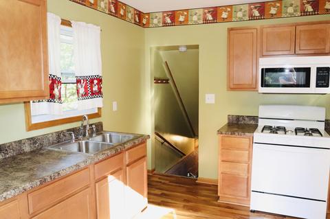 744 Edgewood St, Jackson, MI 49202 photo 4