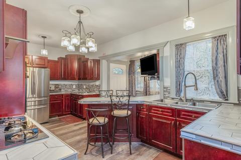 548 Winthrop St, Jackson, MI 49201 photo 8