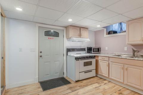 548 Winthrop St, Jackson, MI 49201 photo 21