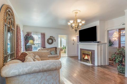 548 Winthrop St, Jackson, MI 49201 photo 5