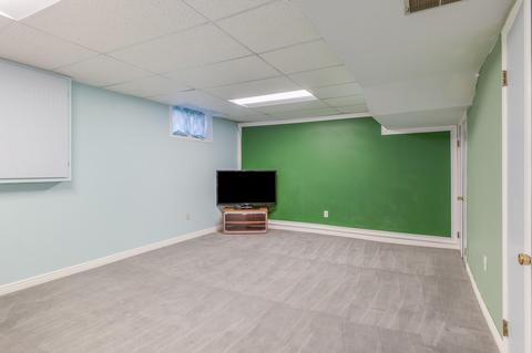 548 Winthrop St, Jackson, MI 49201 photo 22