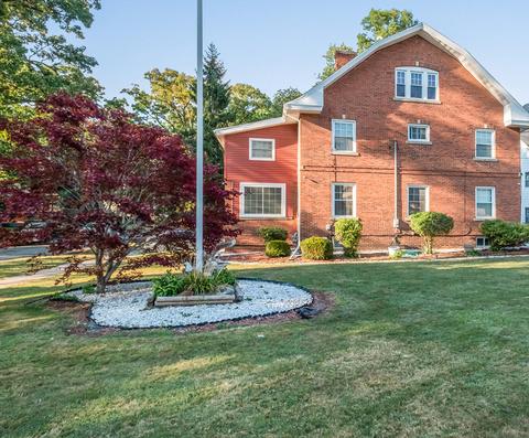 548 Winthrop St, Jackson, MI 49201 photo 2