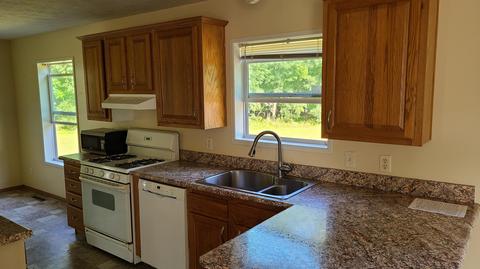 55443 Baer Rd, Mendon, MI 49072 photo 4