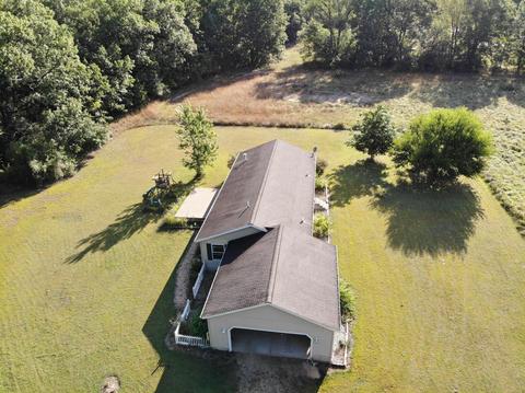 55443 Baer Rd, Mendon, MI 49072 photo 1
