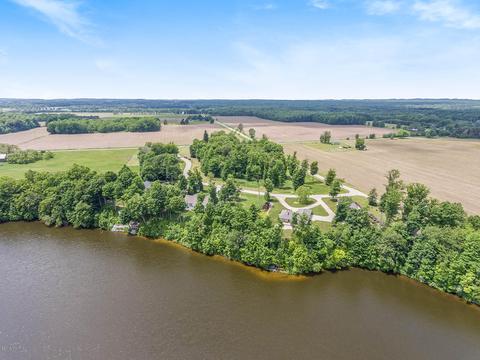 1 Harrison Rd, Hart, MI 49420