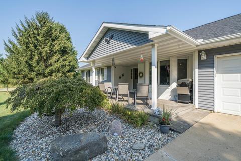 11165 E Drive Dr S, Ceresco, MI 49033 photo 2
