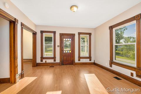315 Hambrook St, Belding, MI 48809 photo 9