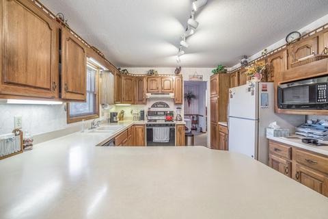 2150 Ganton Dr, Jackson, MI 49203 photo 10