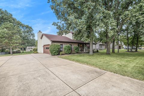2150 Ganton Dr, Jackson, MI 49203 photo 2