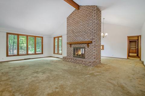 342 Greentree Ln NE, Ada, MI 49301 photo 3