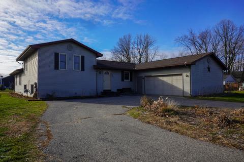 630 Norton Gibbs Dr, Ithaca, MI 48847 photo 1