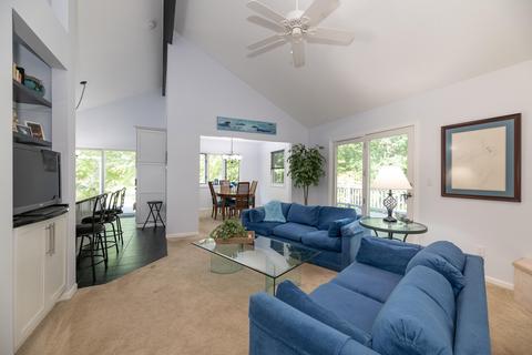 204 Golfview Dr, Plainwell, MI 49080 photo 6