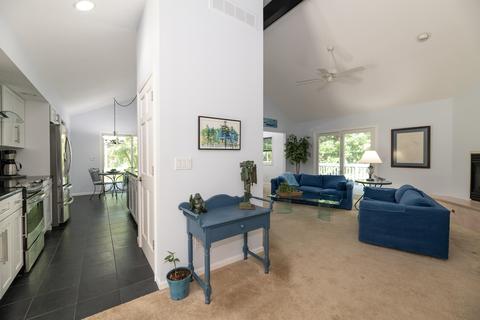 204 Golfview Dr, Plainwell, MI 49080 photo 5
