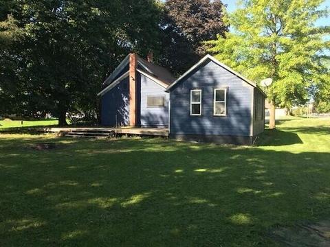 416 E Maple St, Mcbain, MI 49657 photo 1