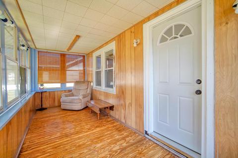 715 N Elm Ave, Jackson, MI 49202 photo 2