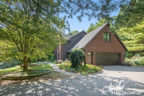 5409 Forest Bend Dr SE, Ada, MI 49301 photo 3