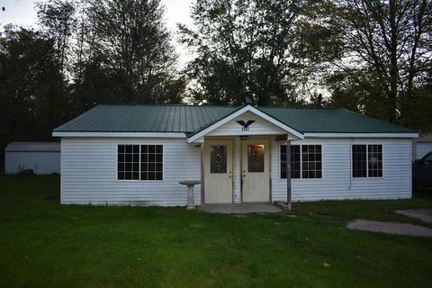 2567 S Walnut Ave, White Cloud, MI 49349 photo 2