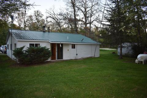 2567 S Walnut Ave, White Cloud, MI 49349 photo 3