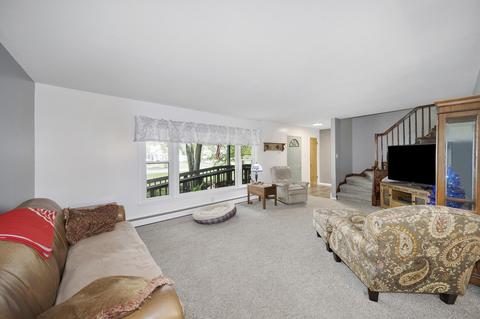 6039 Riverside Dr, Jackson, MI 49201 photo 2