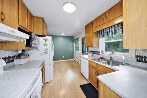 6039 Riverside Dr, Jackson, MI 49201 photo 9