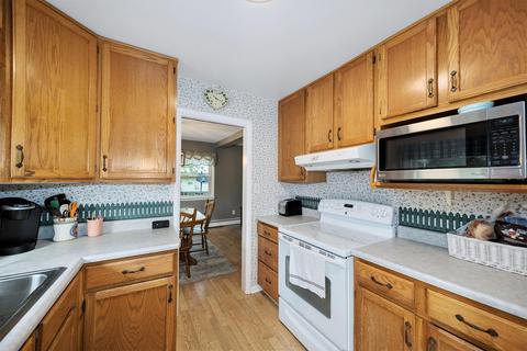 6039 Riverside Dr, Jackson, MI 49201 photo 4