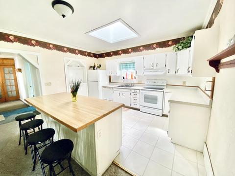 166 E Corey St, Bronson, MI 49028 photo 3