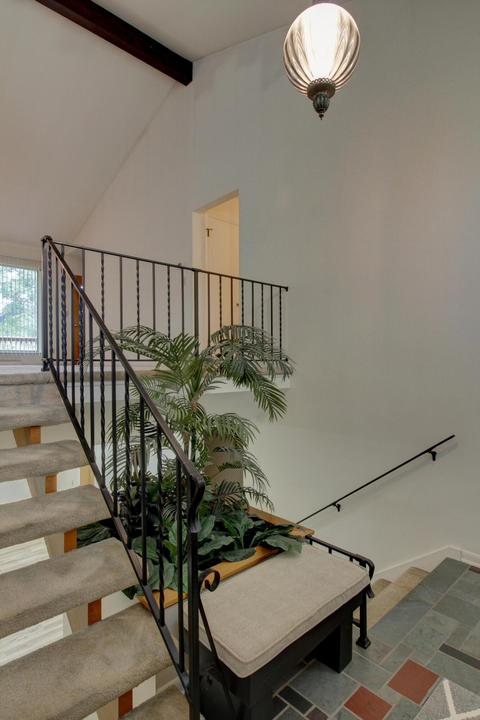 2113 Cascade Dr, Jackson, MI 49203 photo 3