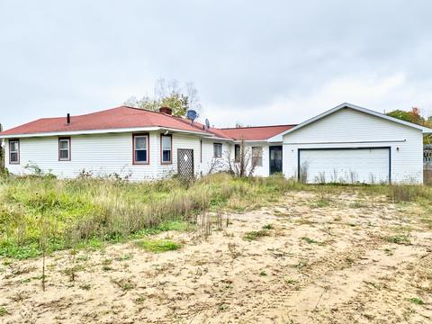 755 Wolverine Dr, Gladwin, MI 48624 photo 1