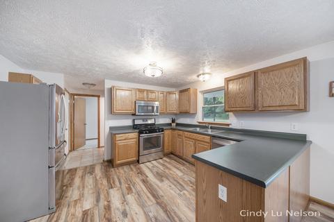 4147 30th St, Dorr, MI 49323 photo 28