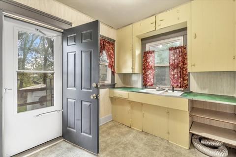2115 Crest Ave, Jackson, MI 49203 photo 12