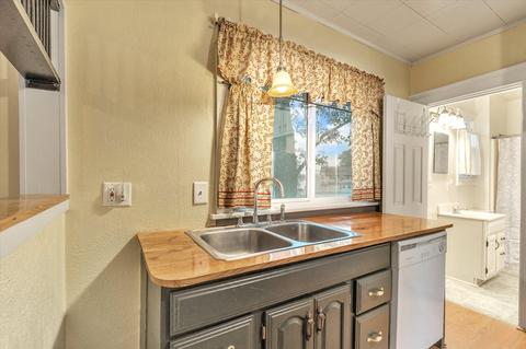 2115 Crest Ave, Jackson, MI 49203 photo 7