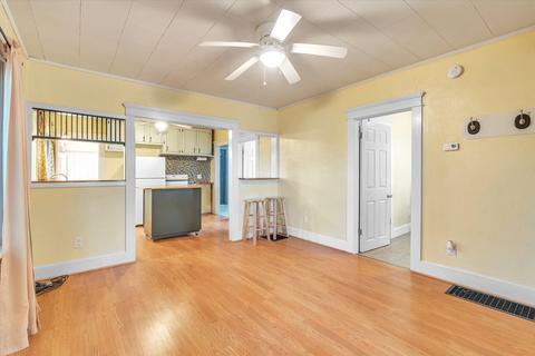 2115 Crest Ave, Jackson, MI 49203 photo 4