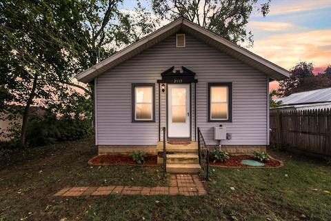 2115 Crest Ave, Jackson, MI 49203 photo 1