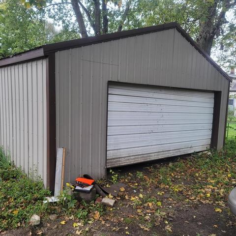 565 Canaris St, Constantine, MI 49042 photo 3